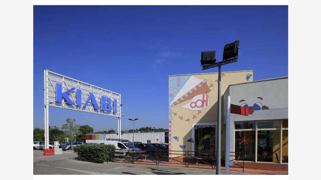 Bel emplacement à louer zone commerciale Aix