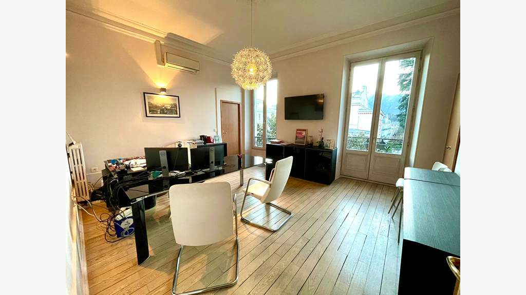 Local commercial et bureaux 243m² Aix Les Bains
