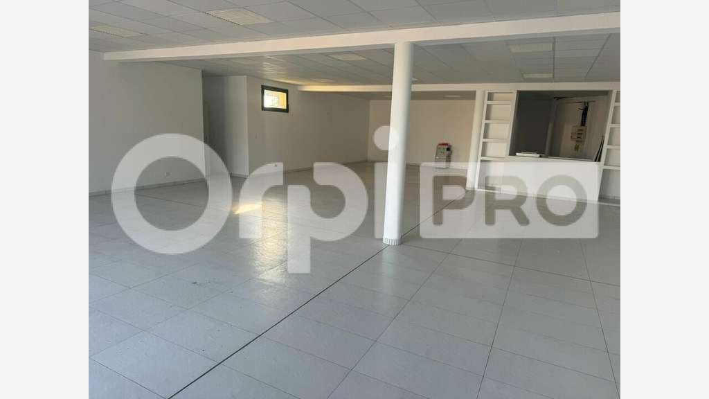 Local commercial 175m² à louer à Aixe-sur-Vienne