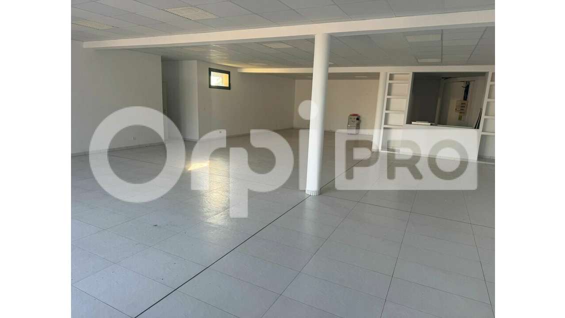 Local commercial 175m² à louer à Aixe-sur-Vienne