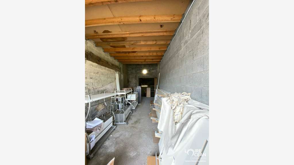 A louer local commercial de 435m² centre Aizenay