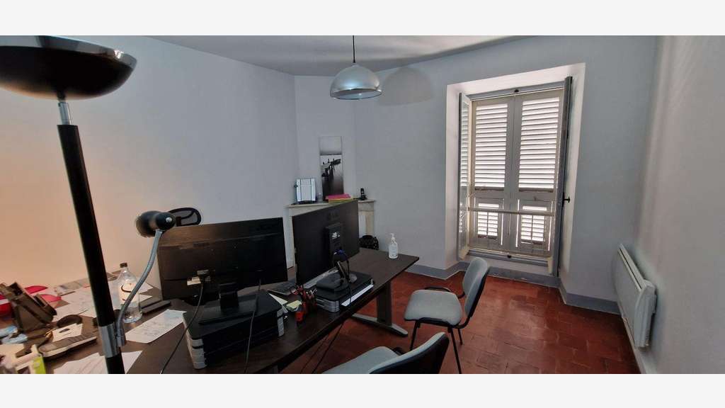 A louer local commercial 75m² centre ville Ajaccio
