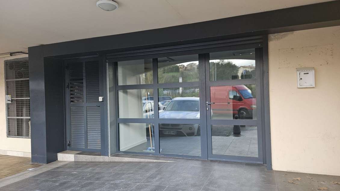 Local commercial à louer de 77m² à Ajaccio