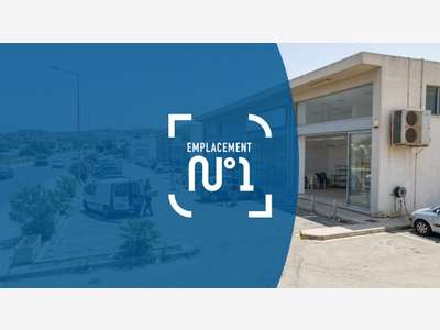 A louer locaux commerciaux 207m² Mezzavia Stiletto