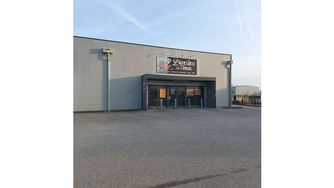 A louer local commercial 320m² à Alençon