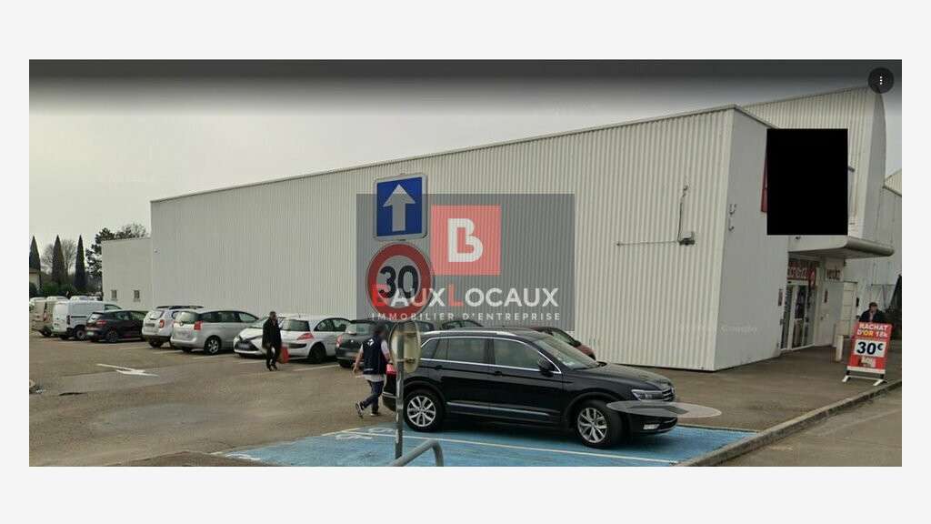 A louer local isolé 404m² en zone comm à Alès