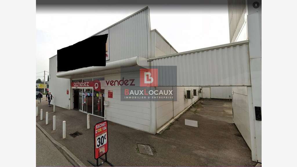 A louer local isolé 404m² en zone comm à Alès