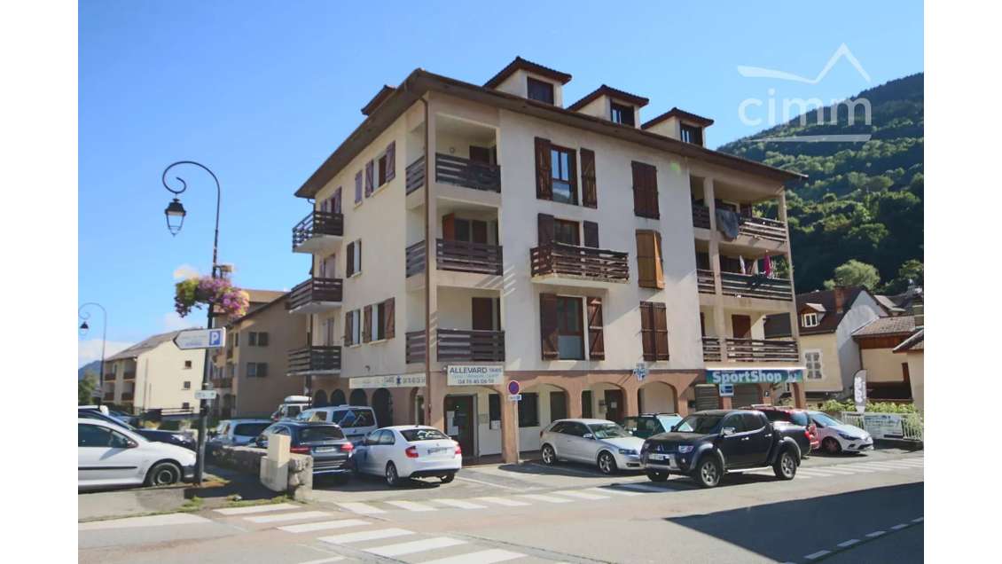 Location local commercial 52m² à Allevard centre