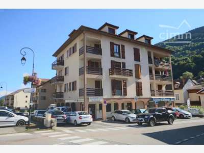 Location local commercial 52m² à Allevard centre