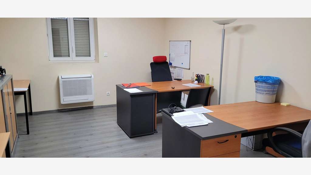 A louer local d’activités 561m² à Amillis