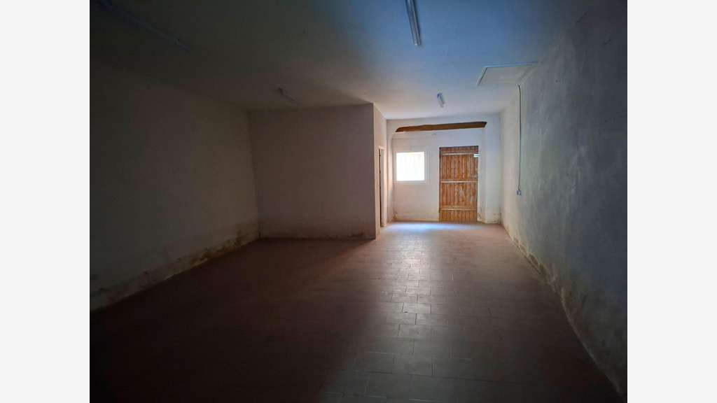 A louer local commercial 115m² à Anduze