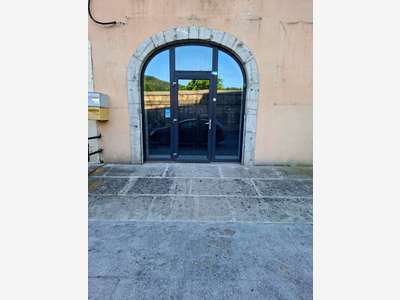 A louer local commercial 115m² à Anduze