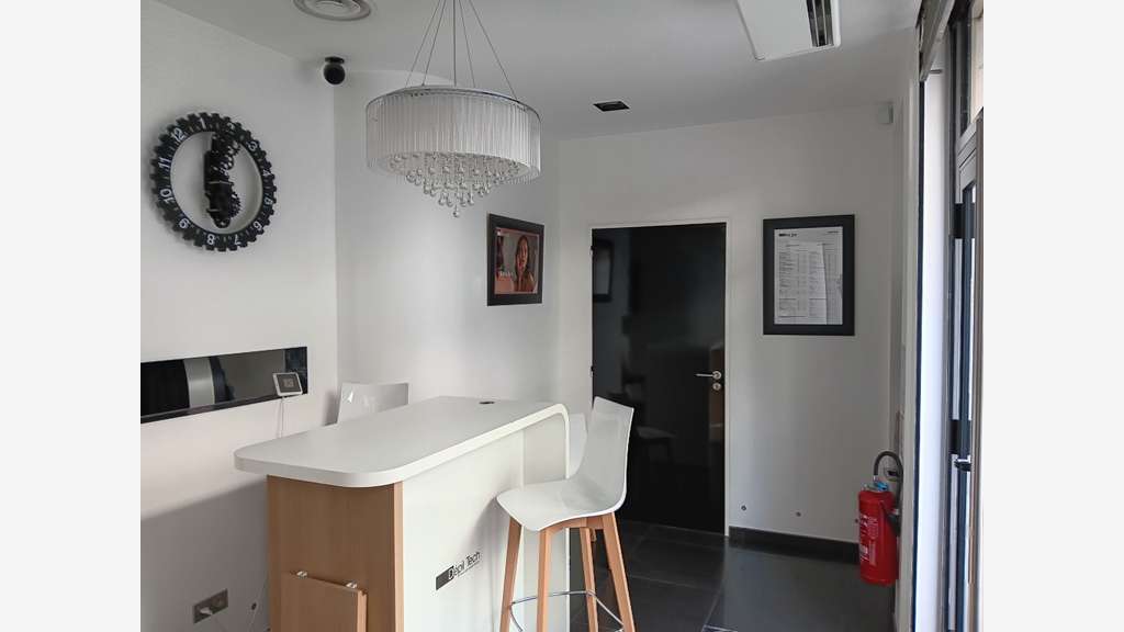 A louer local commercial 100m² hypercentre Angers