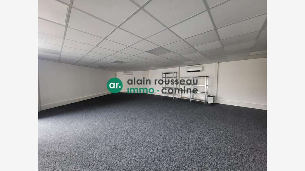 A louer local 220m² excellente visibilité à Angers