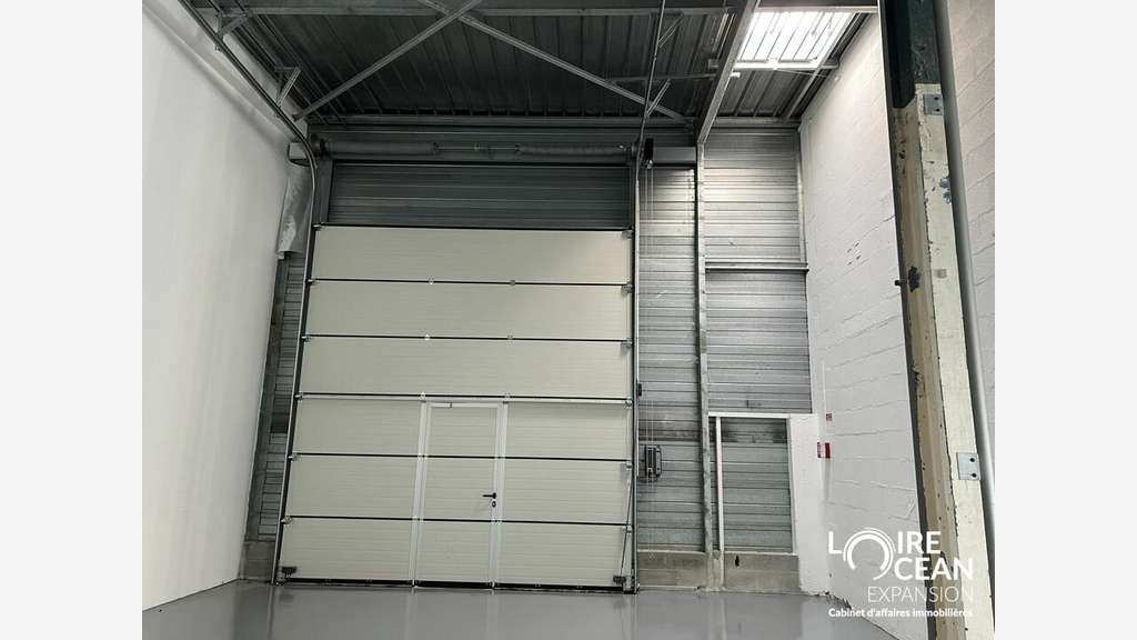 A louer local d'activité 658m² Beaucouzé RD 523