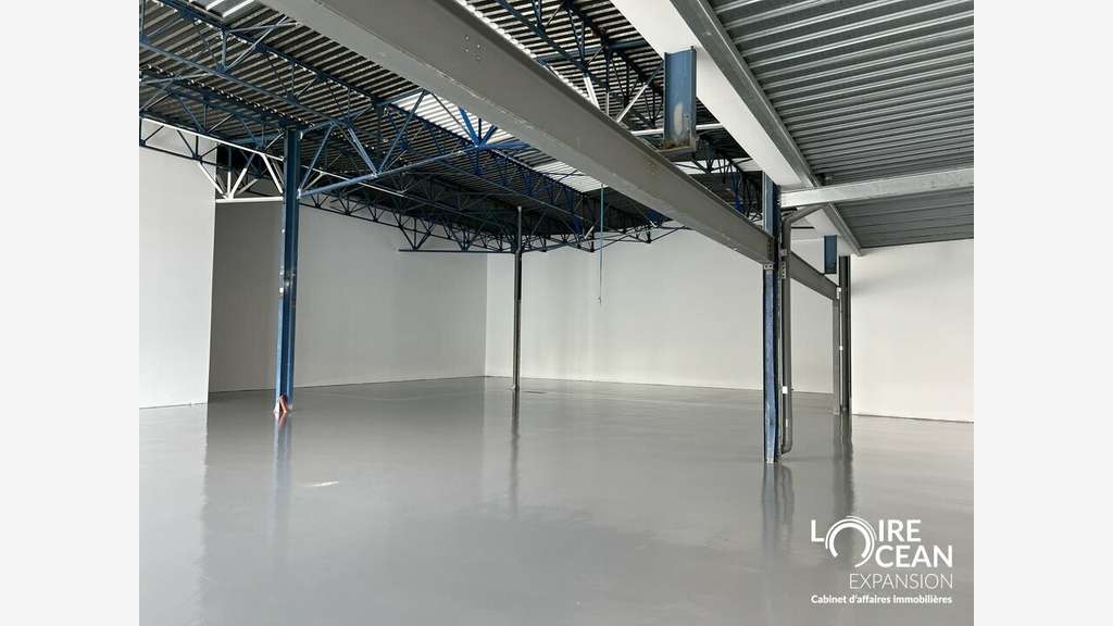 A louer local d'activité 658m² Beaucouzé RD 523