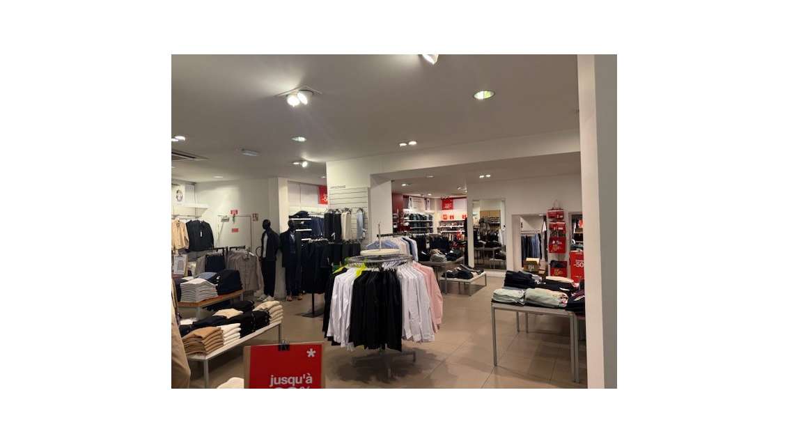 Local à louer rue piétonne Angers hypercentre