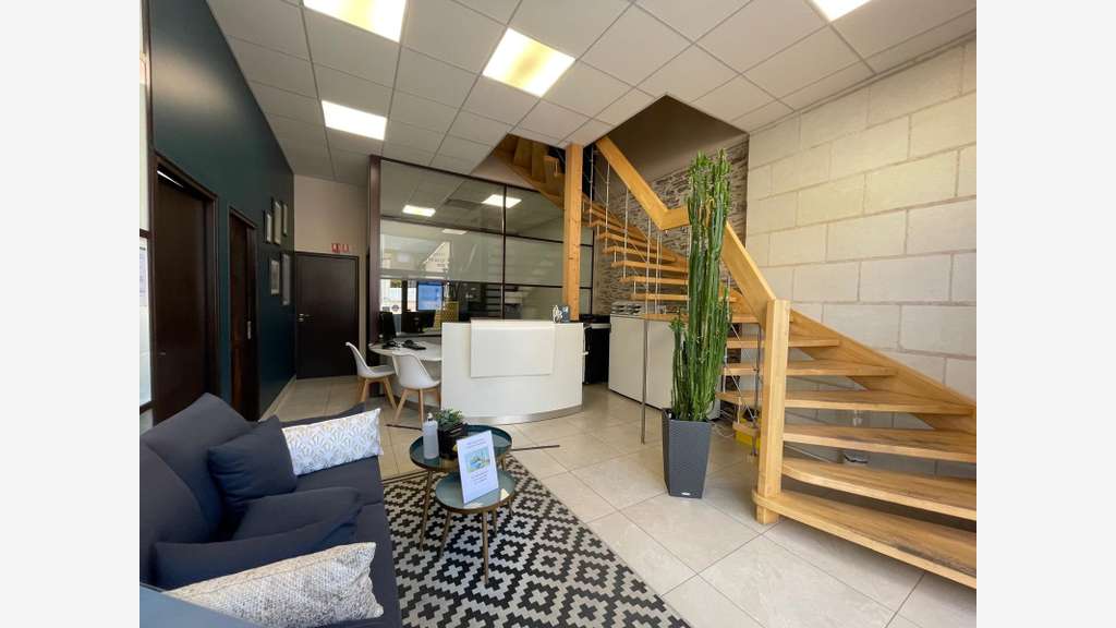 Local commercial ou pro 124m² à louer à Angers