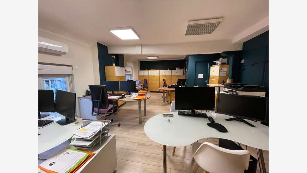 Local commercial ou pro 124m² à louer à Angers