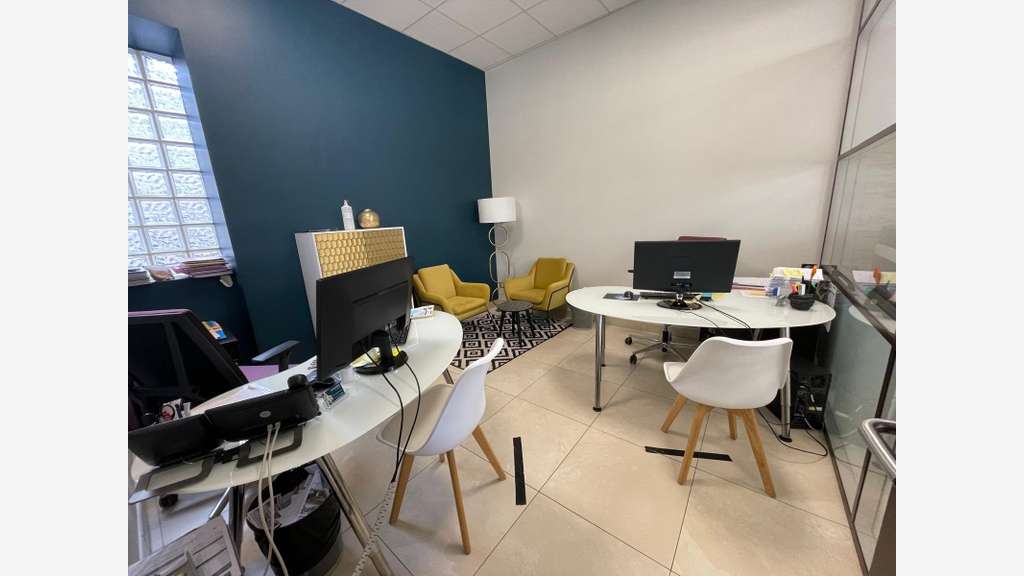 Local commercial ou pro 124m² à louer à Angers