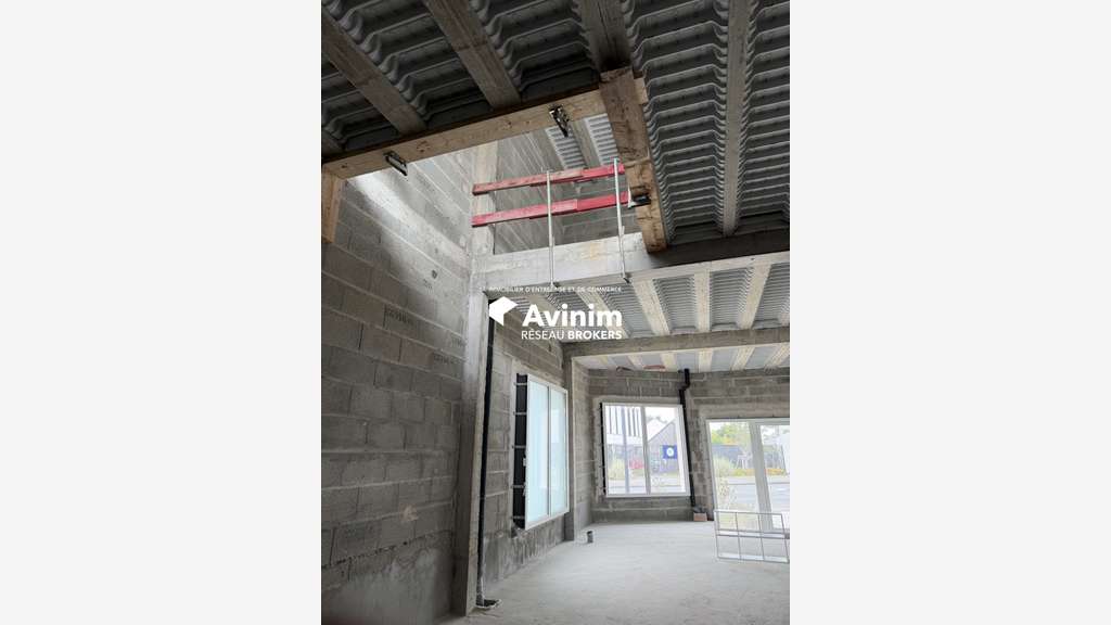 A louer local commercial à aménager 403m² à Angers