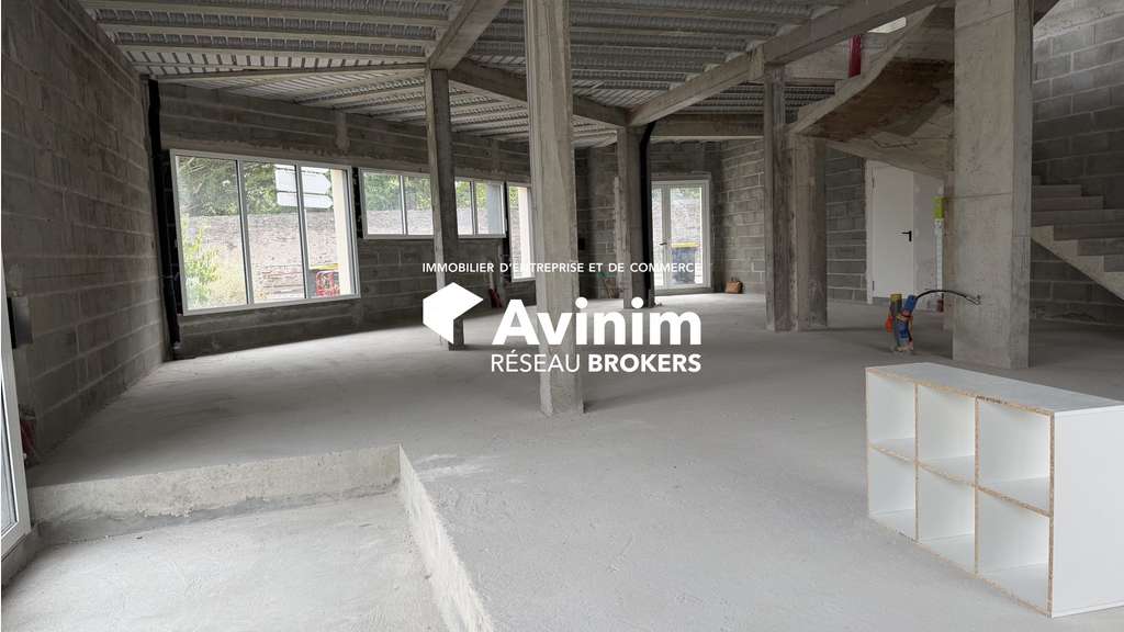 A louer local commercial à aménager 403m² à Angers