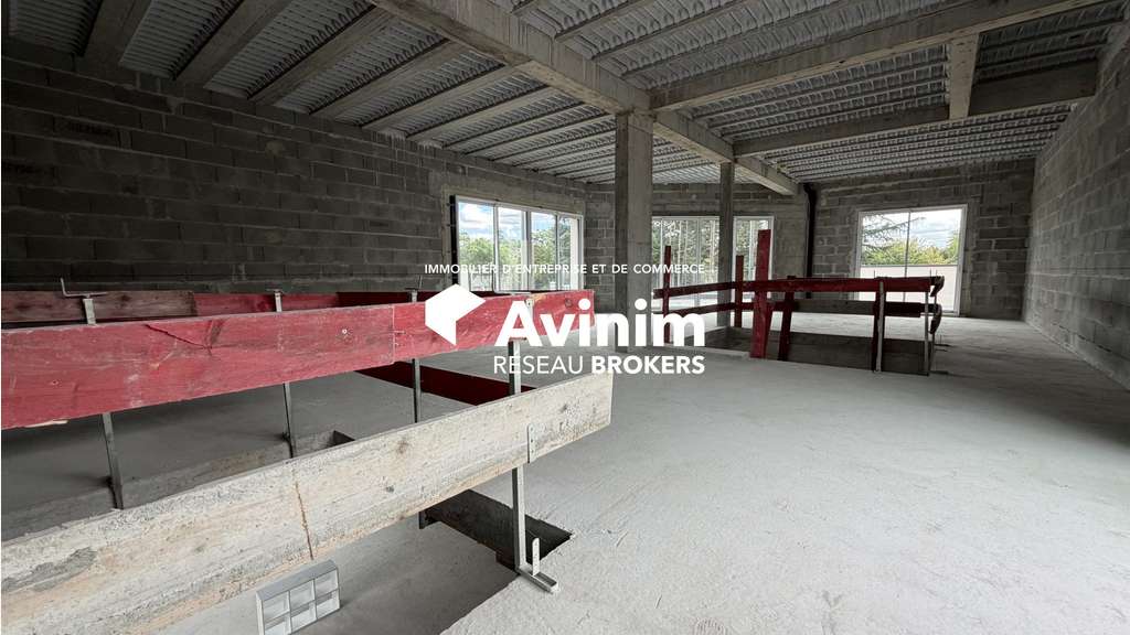 A louer local commercial à aménager 403m² à Angers