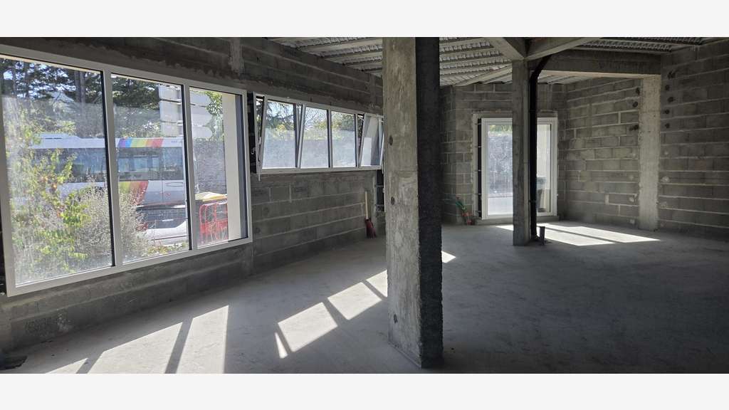 Local commercial neuf de 86m² à louer à Angers