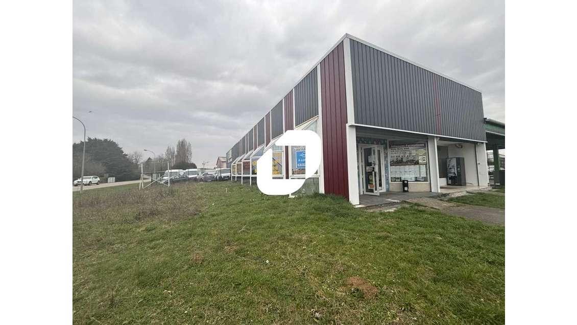 A louer Local commercial 218m² Angerville