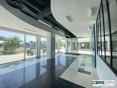 Location local commercial 318m² à Anglet Busquet