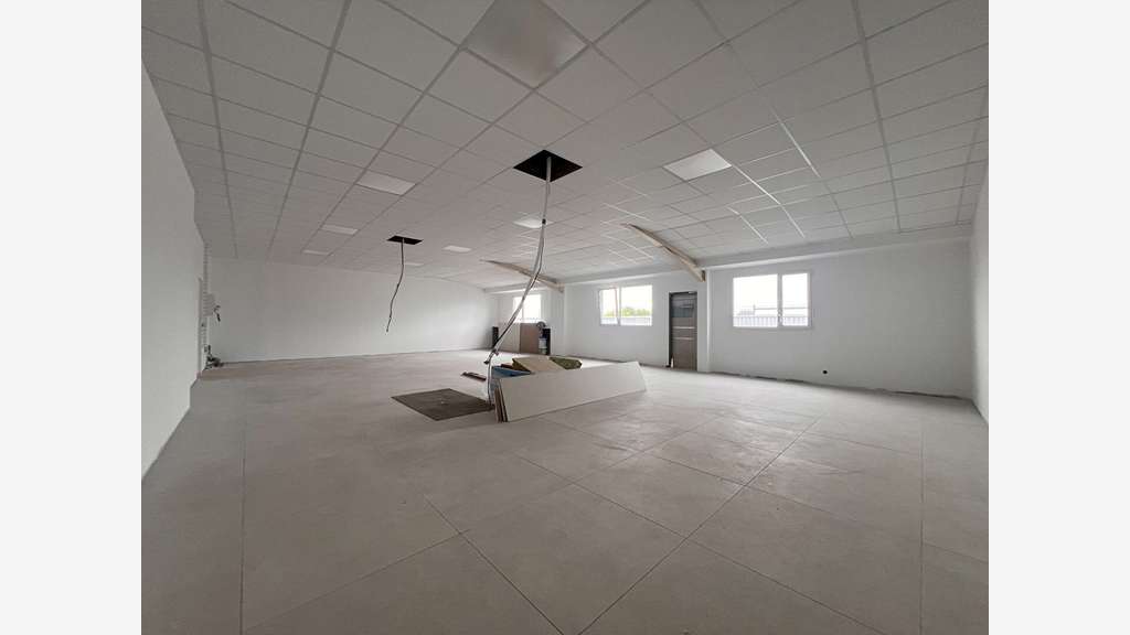 Bureaux accès PMR 128m² R+1 à Anglet