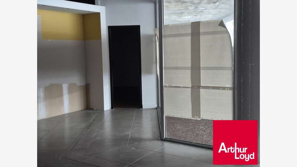 Local visuel N°1 sur grand axe proche BAB2 Anglet