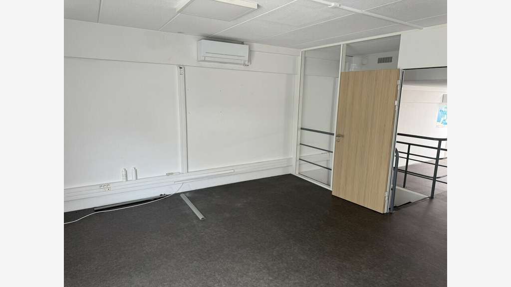 Local 162m² à louer ZA de Maignon à Anglet