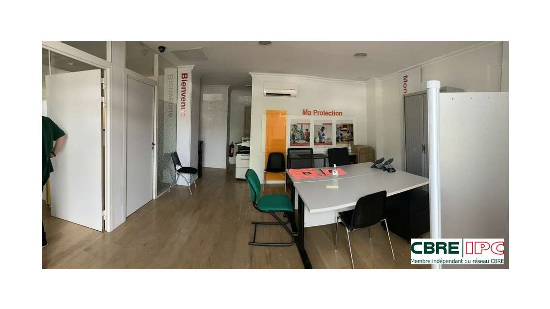 Location local commercial 100m² à Anglet