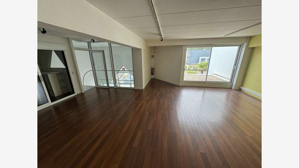 A louer local commercial ou pro de 216m² à Anglet