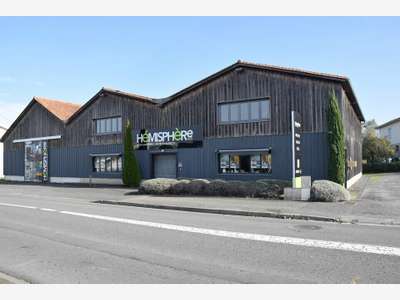 Local 558m² à louer axe très passant à Angoulême 