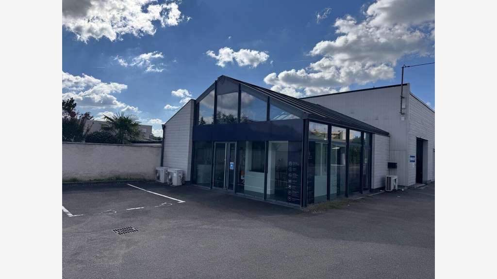Local d'activité 550m² à louer à Angoulême