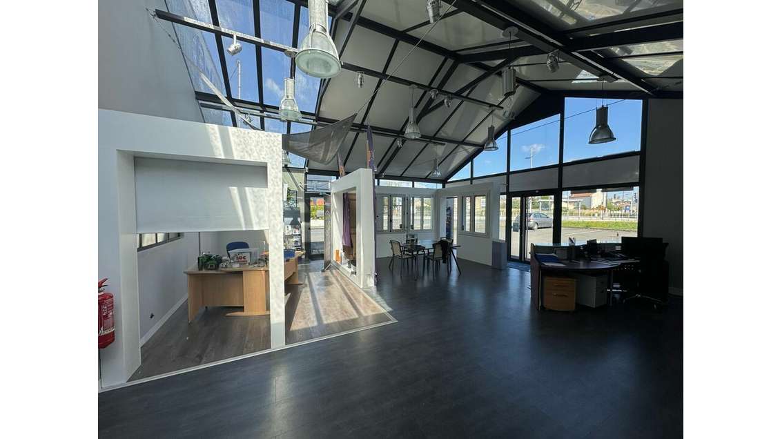 Local d'activité 550m² à louer à Angoulême