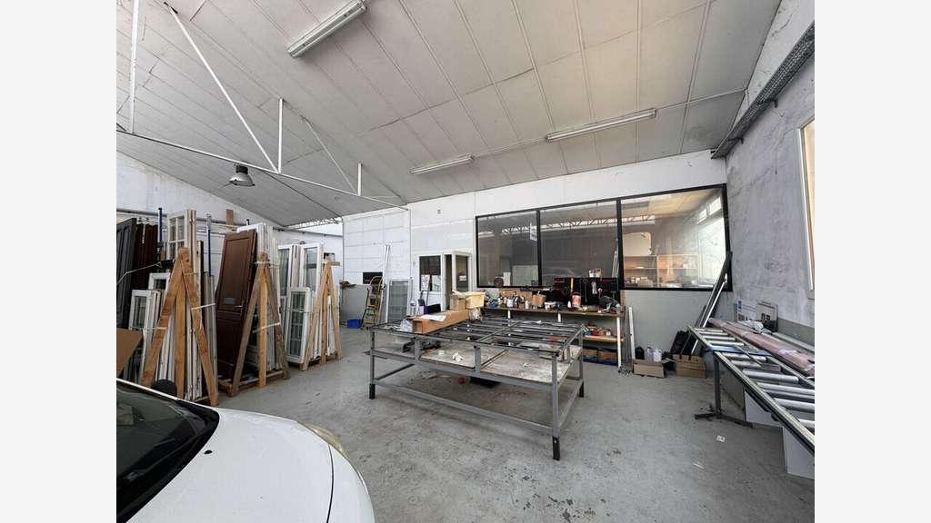 Local d'activité 550m² à louer à Angoulême