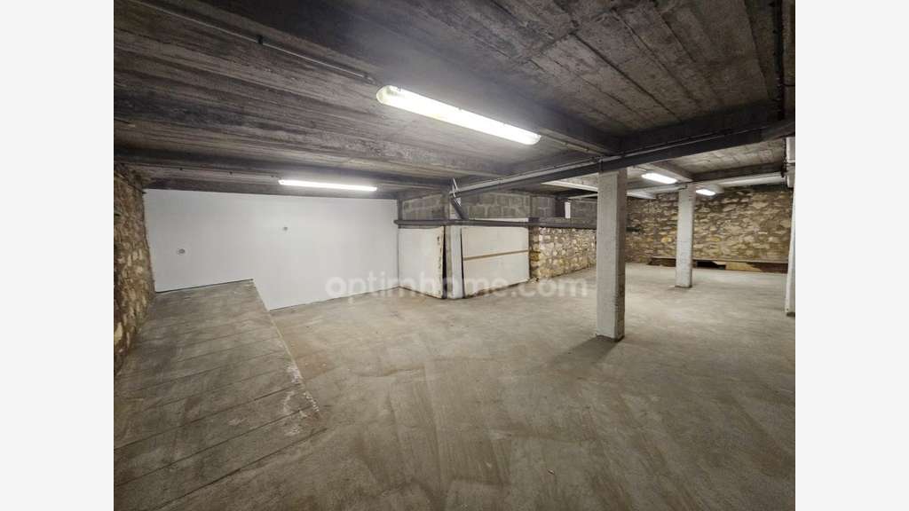 Local à louer 48m² et 70m² de stockage Angoulême