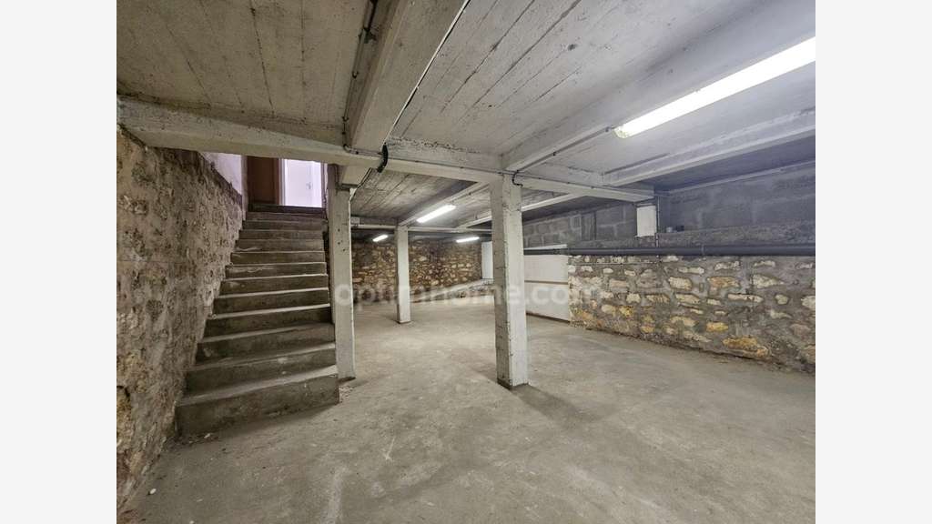 Local à louer 48m² et 70m² de stockage Angoulême