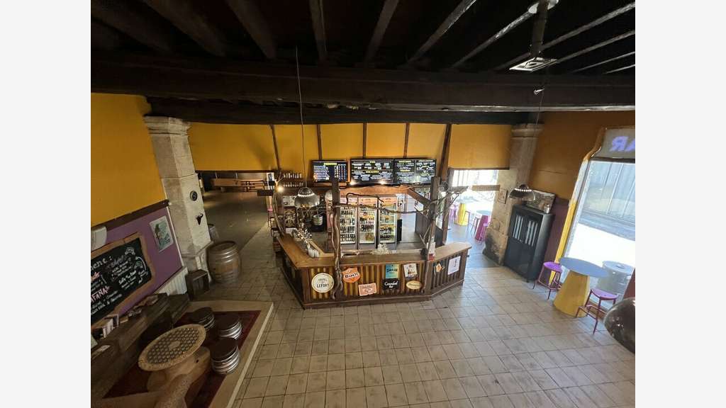 ANGOULEME - LOCAL COMMERCIAL à louer