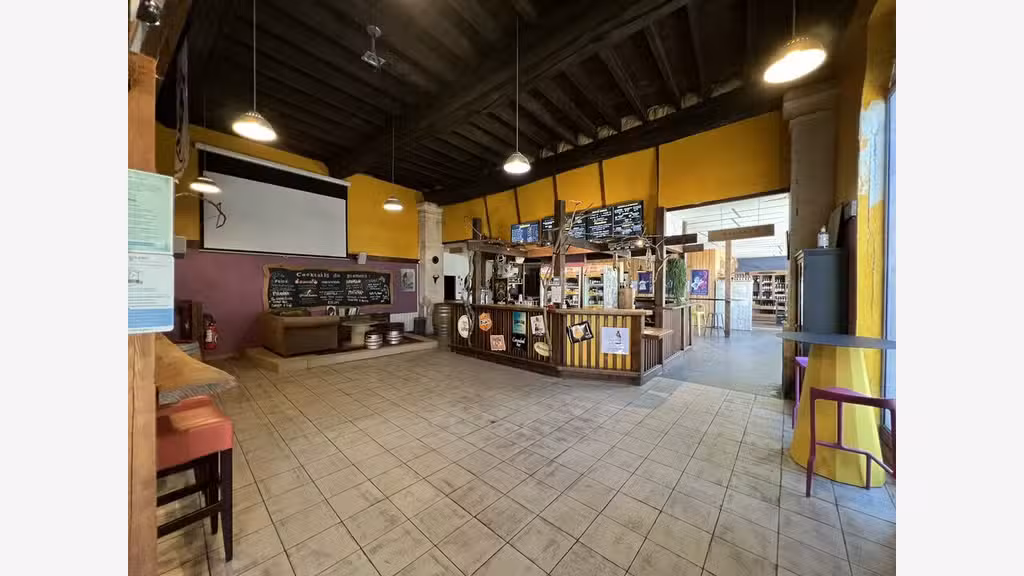 ANGOULEME - LOCAL COMMERCIAL à louer