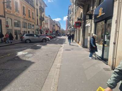 Location Locaux commerciaux - Boutiques à Annecy