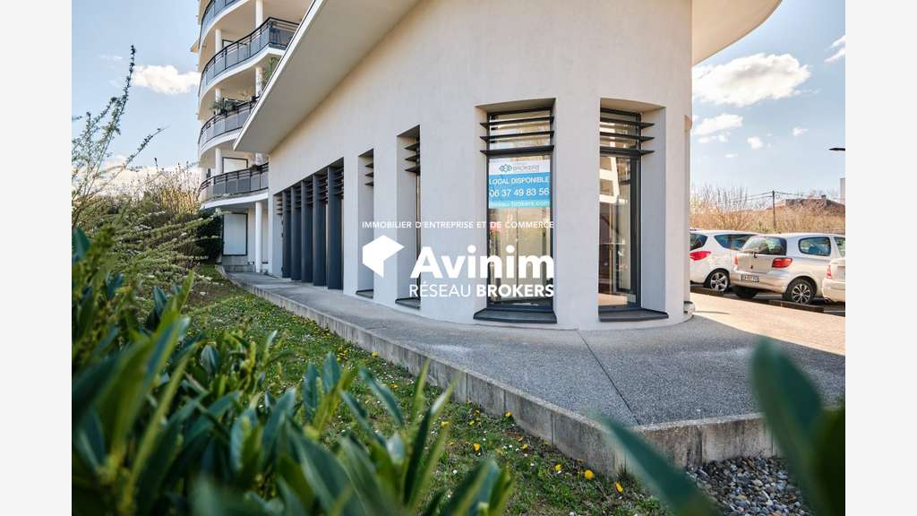 A louer local 107m² forte visibilité à Seynod