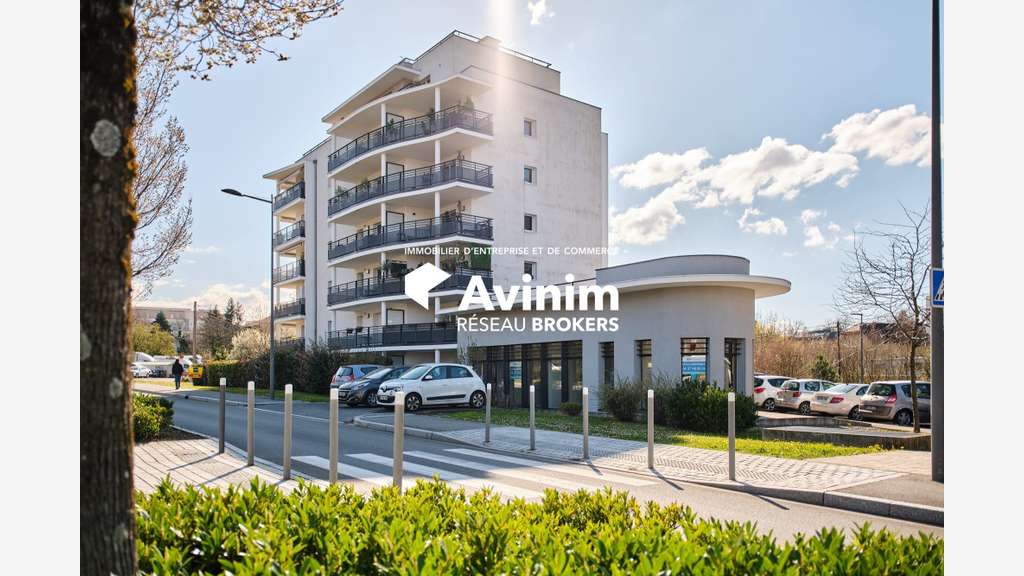 A louer local 107m² forte visibilité à Seynod