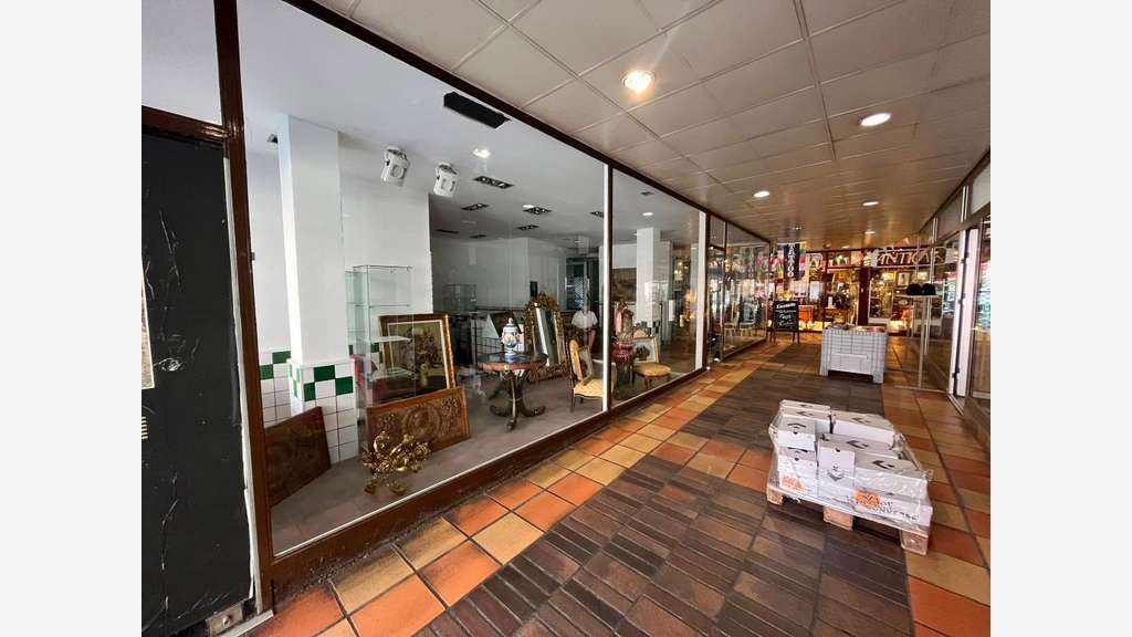 Local 65m² à louer à Annecy centre rue Sommeiller