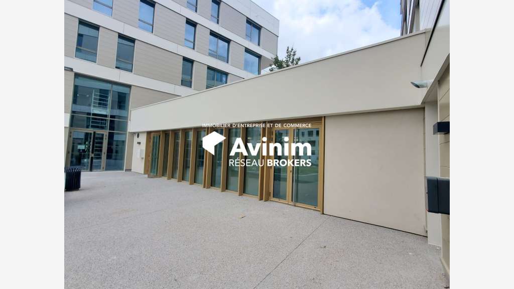 Local commercial neuf à Annecy-Pringy : 108m²