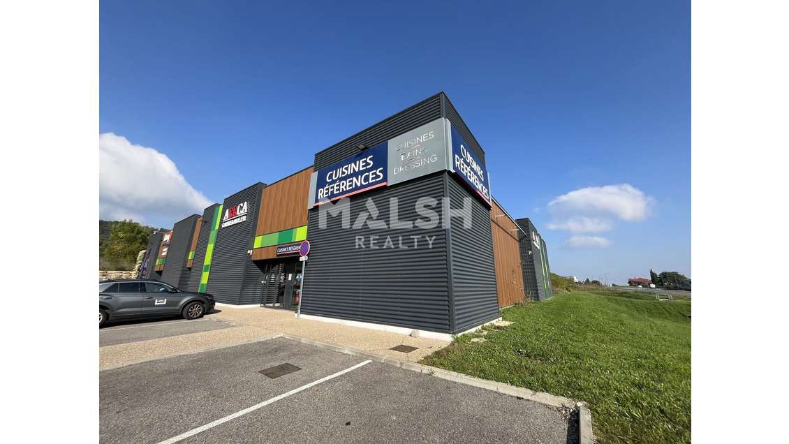 Local commercial showroom à louer 381m² à Anse