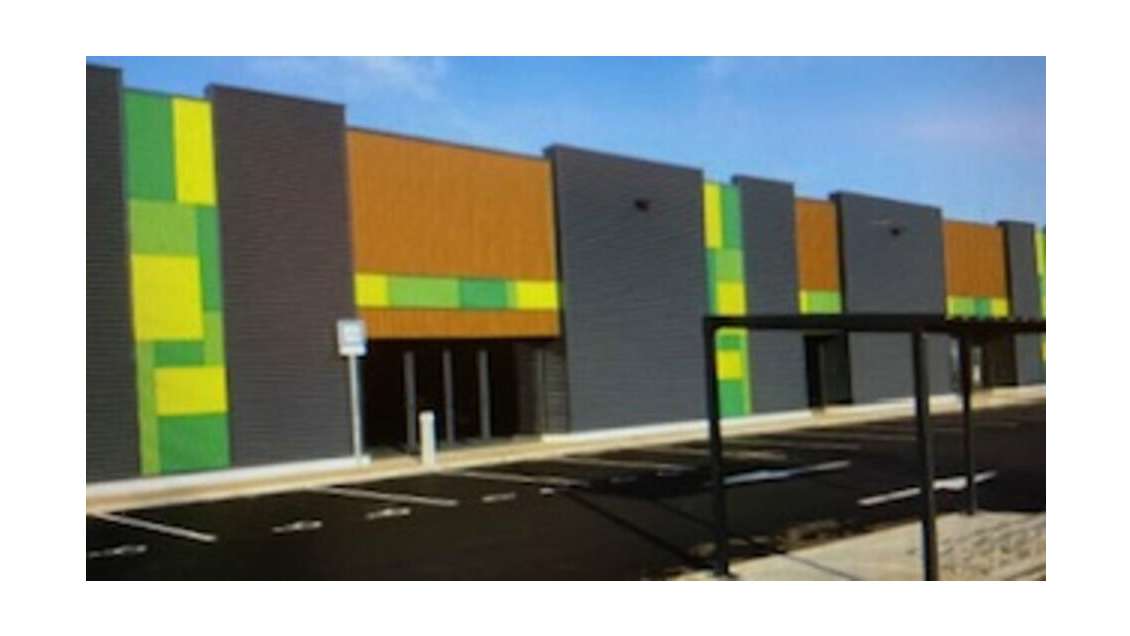 Local commercial 381m² à louer en retail à Anse 